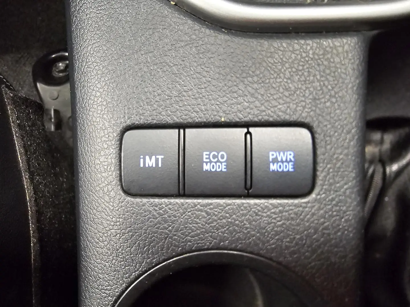 2017 Toyota Hilux Gallery Image 34