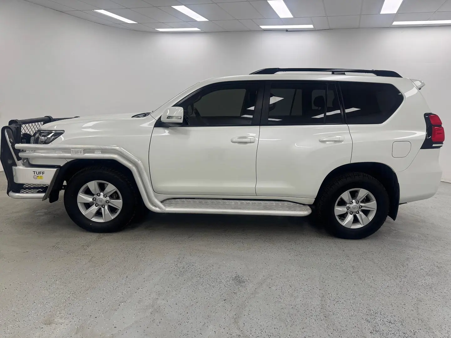 2019 Toyota Landcruiser Prado Gallery Image 5