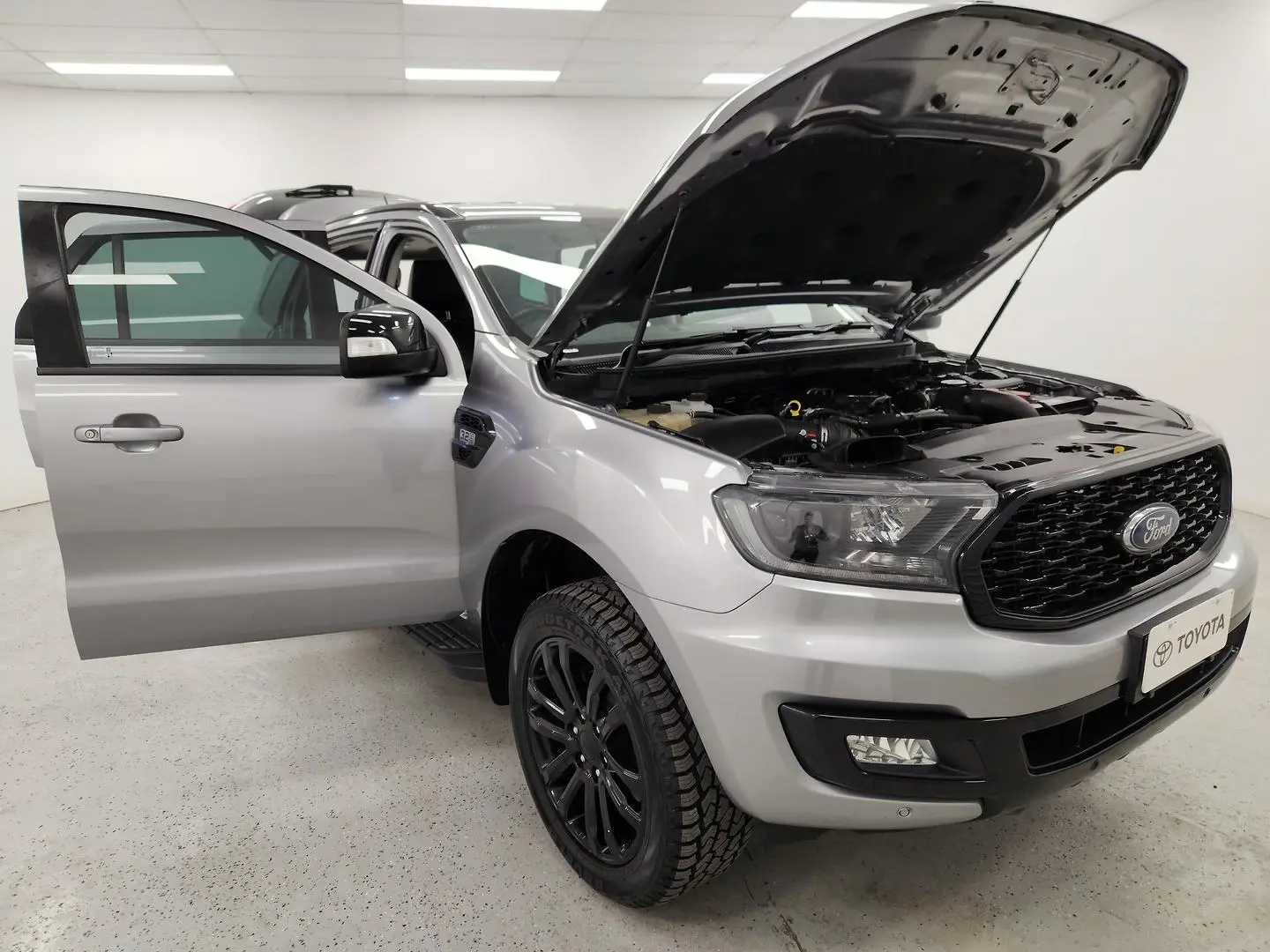 2021 Ford Everest Gallery Image 8