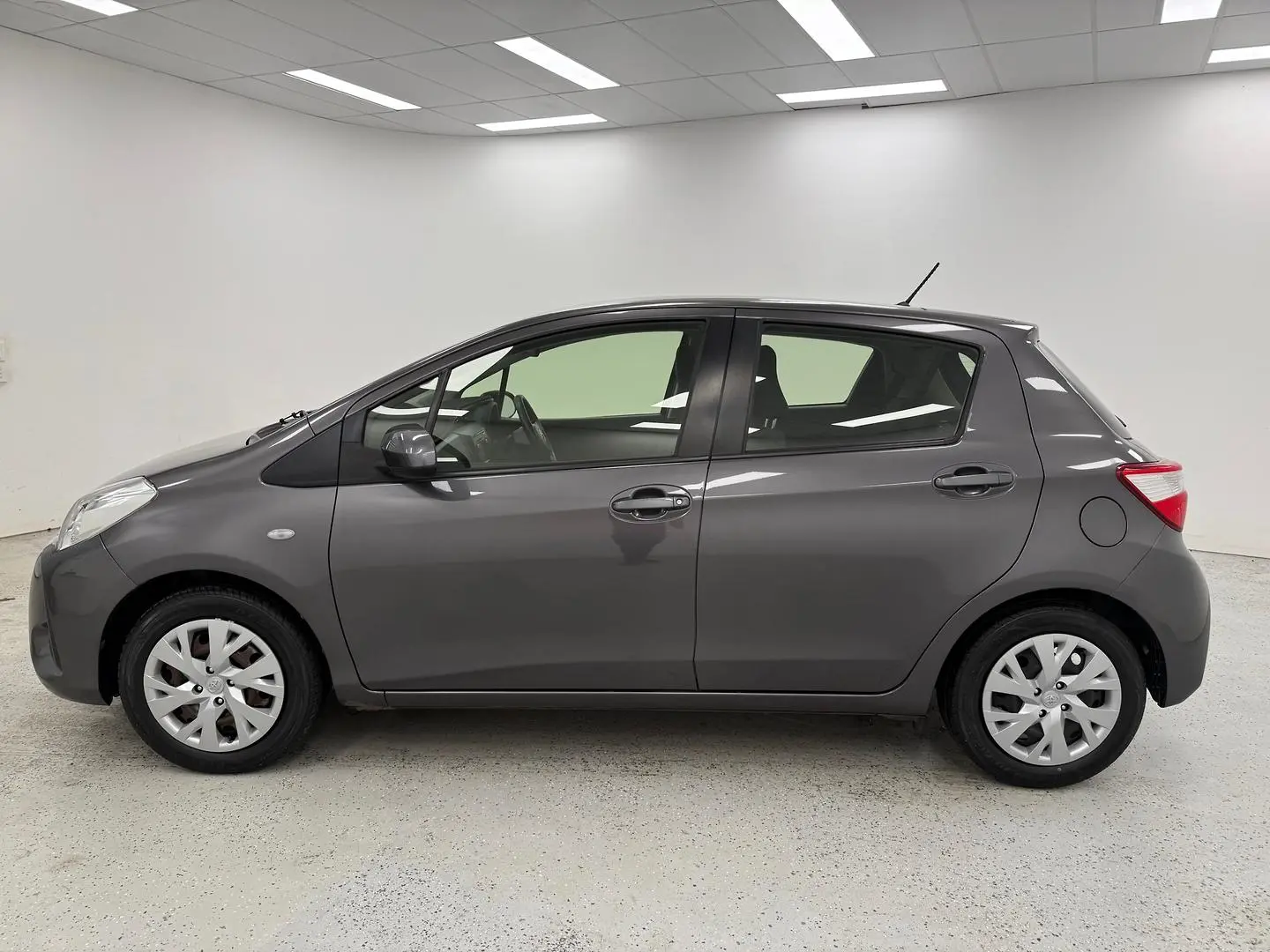 2018 Toyota Yaris Gallery Image 6