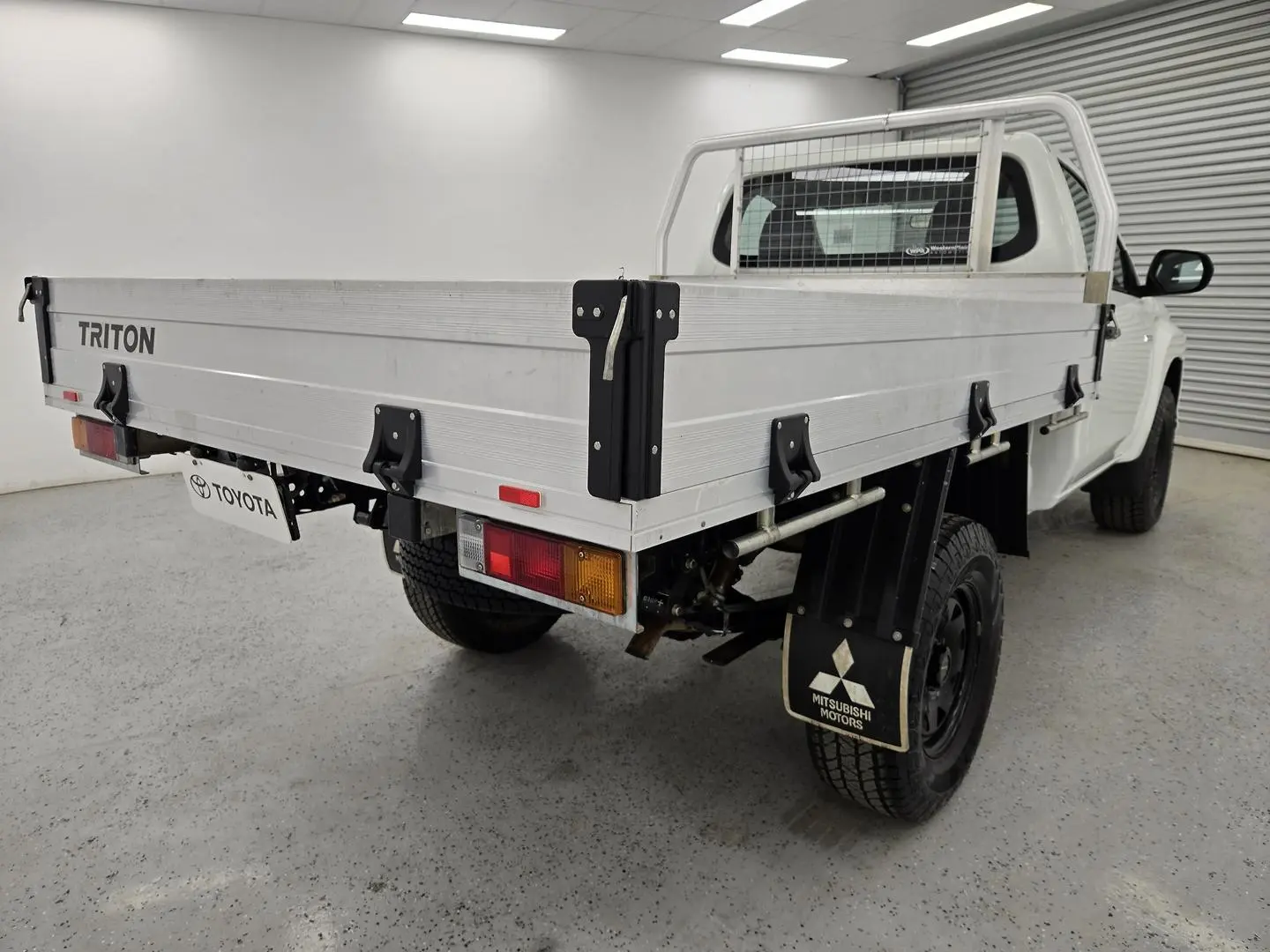 2021 Mitsubishi Triton Gallery Image 3