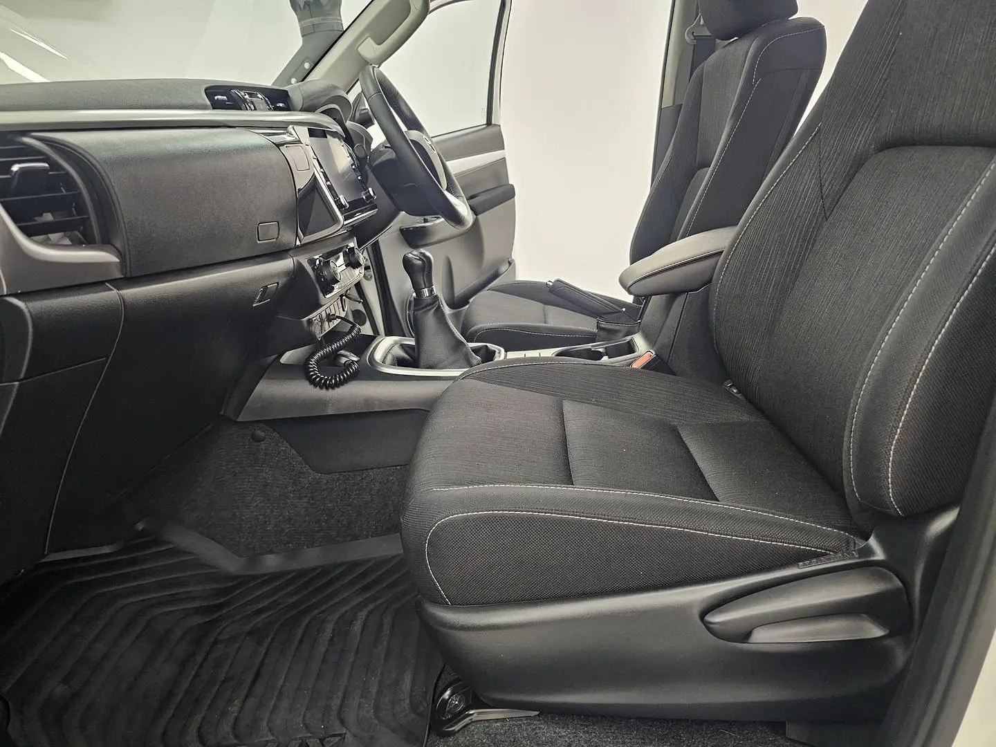 2021 Toyota Hilux Gallery Image 12