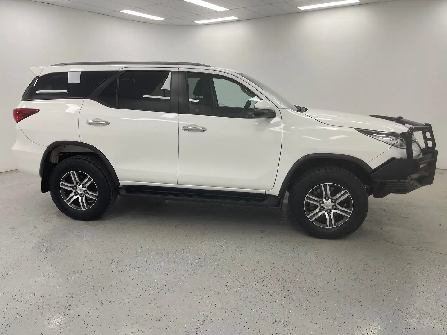 2019 Toyota Fortuner Gallery Image 2