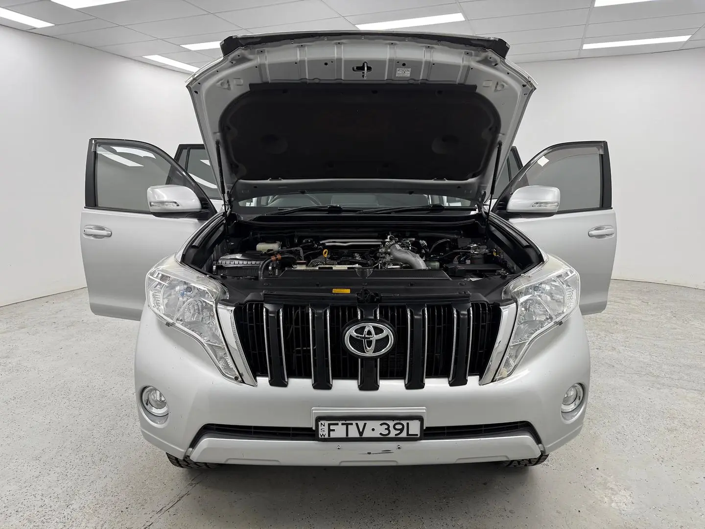 2015 Toyota Landcruiser Prado Gallery Image 21