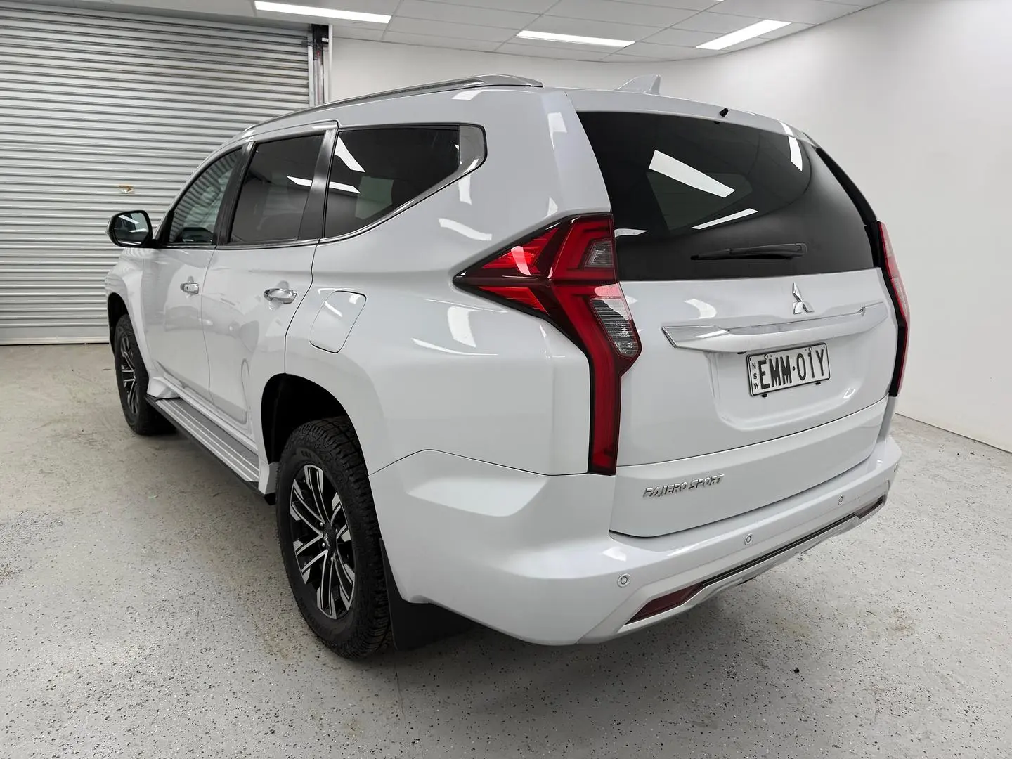 2021 Mitsubishi Pajero Sport Gallery Image 5