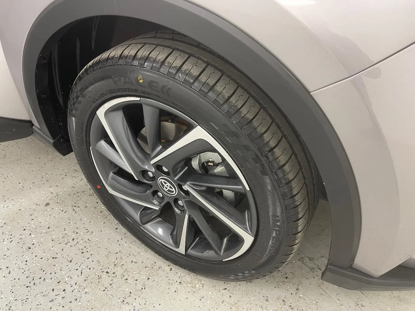 2020 Toyota C-HR Gallery Image 17