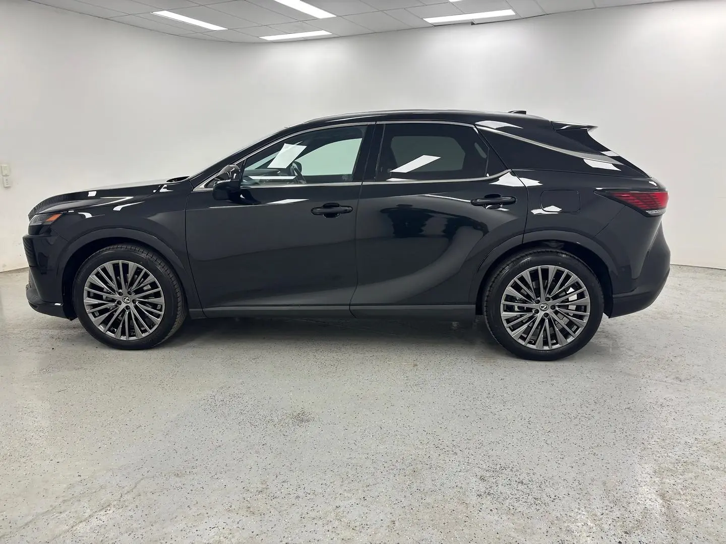 2024 Lexus RX Gallery Image 6