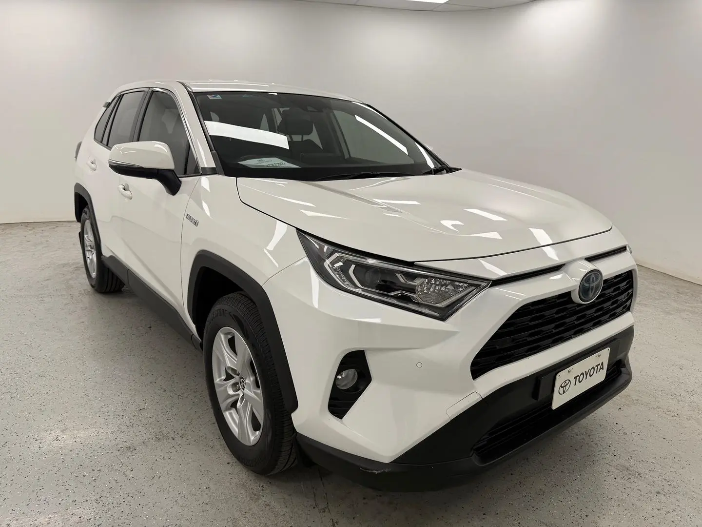 2020 Toyota RAV4 Gallery Image 1