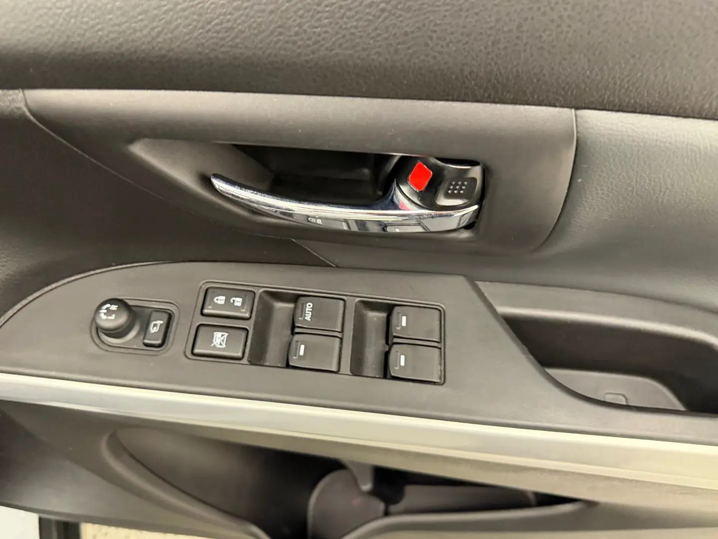 2019 Suzuki S-Cross Gallery Image 21