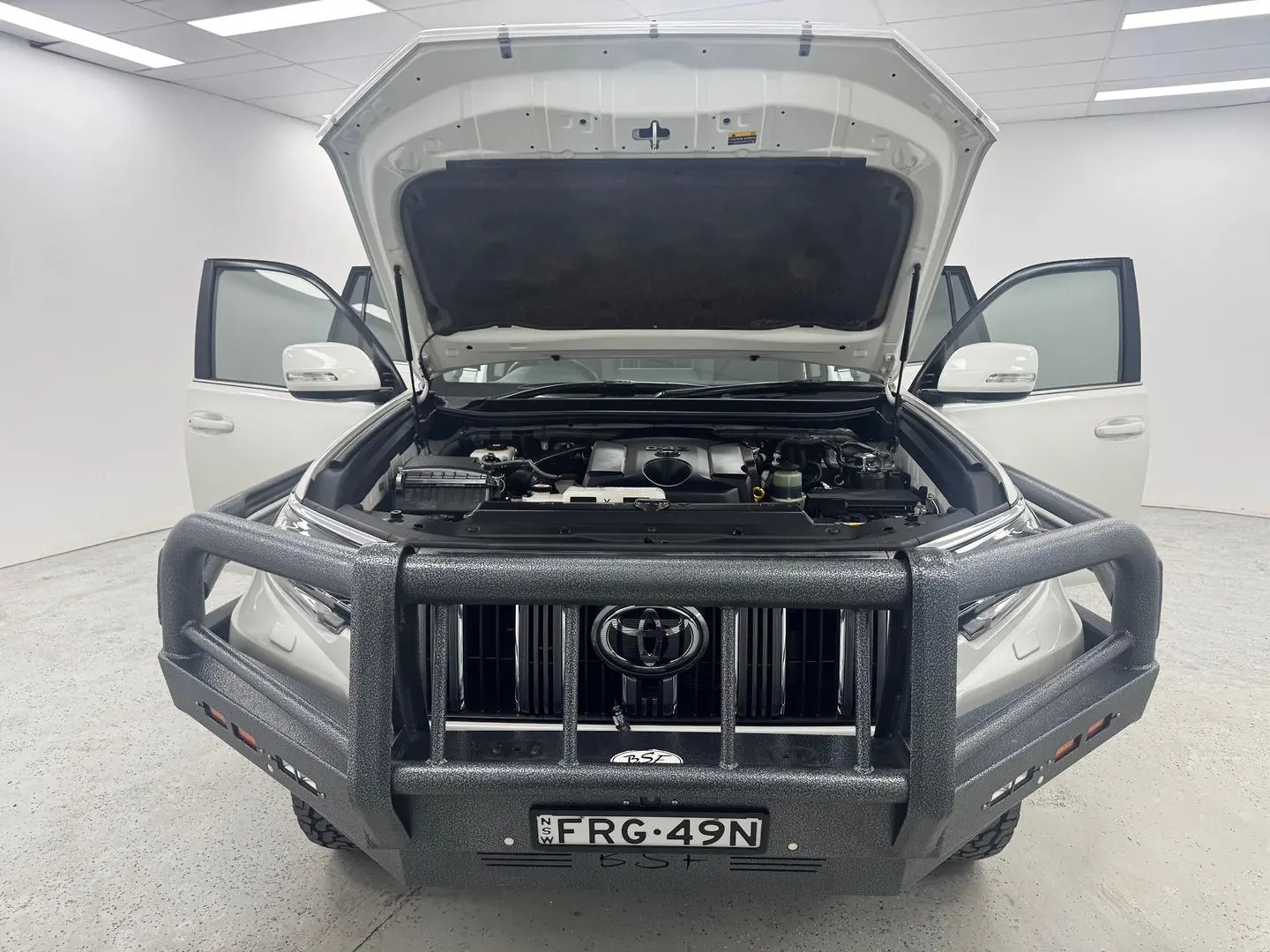 2023 Toyota Landcruiser Prado Gallery Image 13
