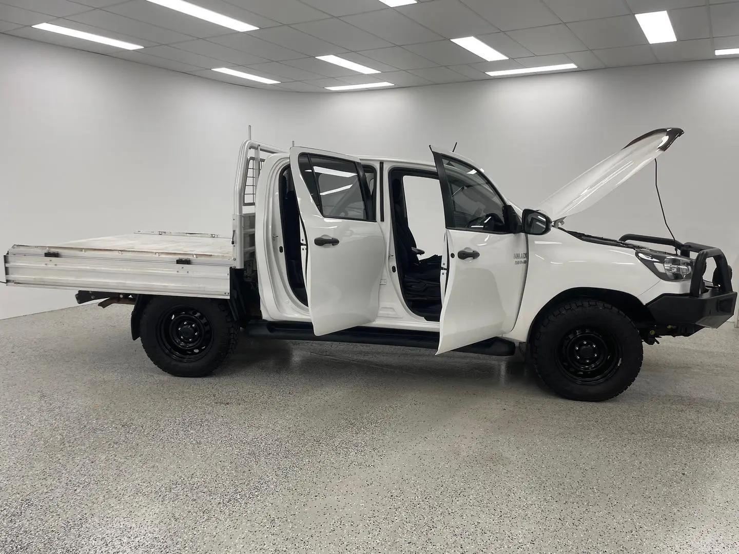 2020 Toyota Hilux Gallery Image 11