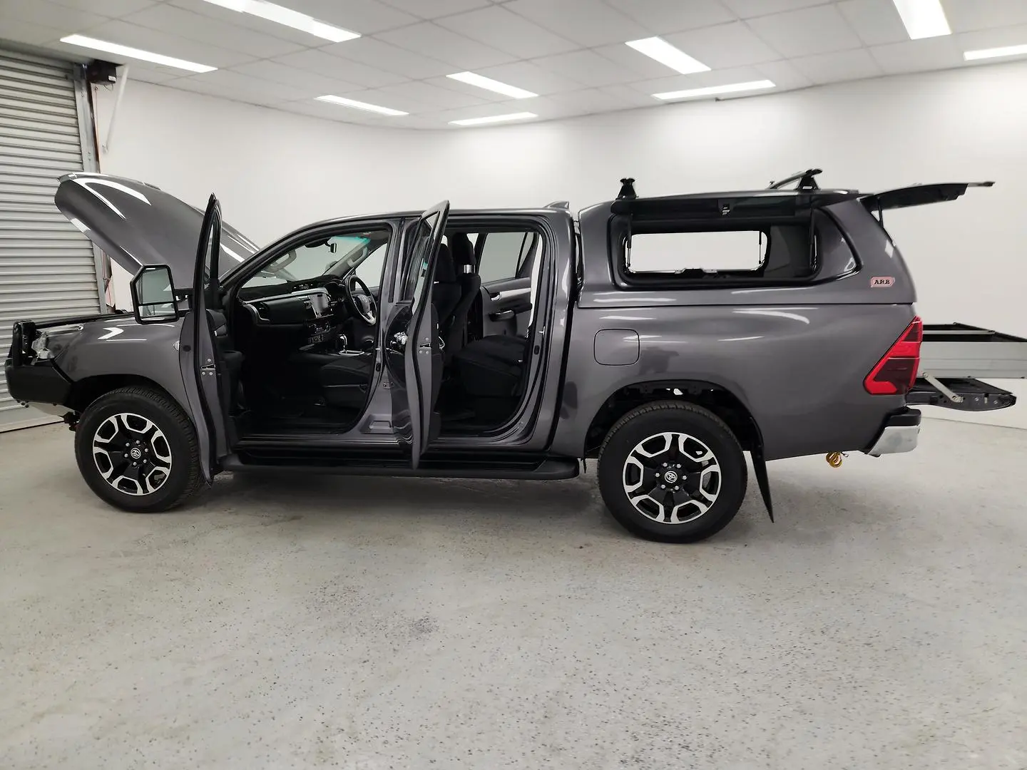 2022 Toyota Hilux Gallery Image 13