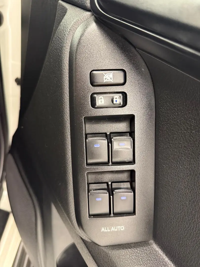 2021 Toyota Landcruiser Prado Gallery Image 31