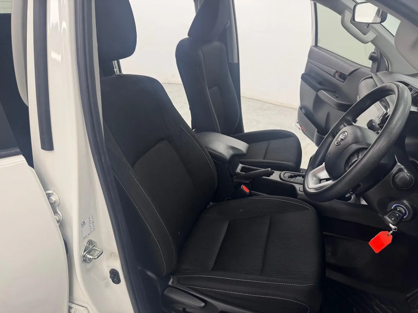 2022 Toyota Hilux Gallery Image 23
