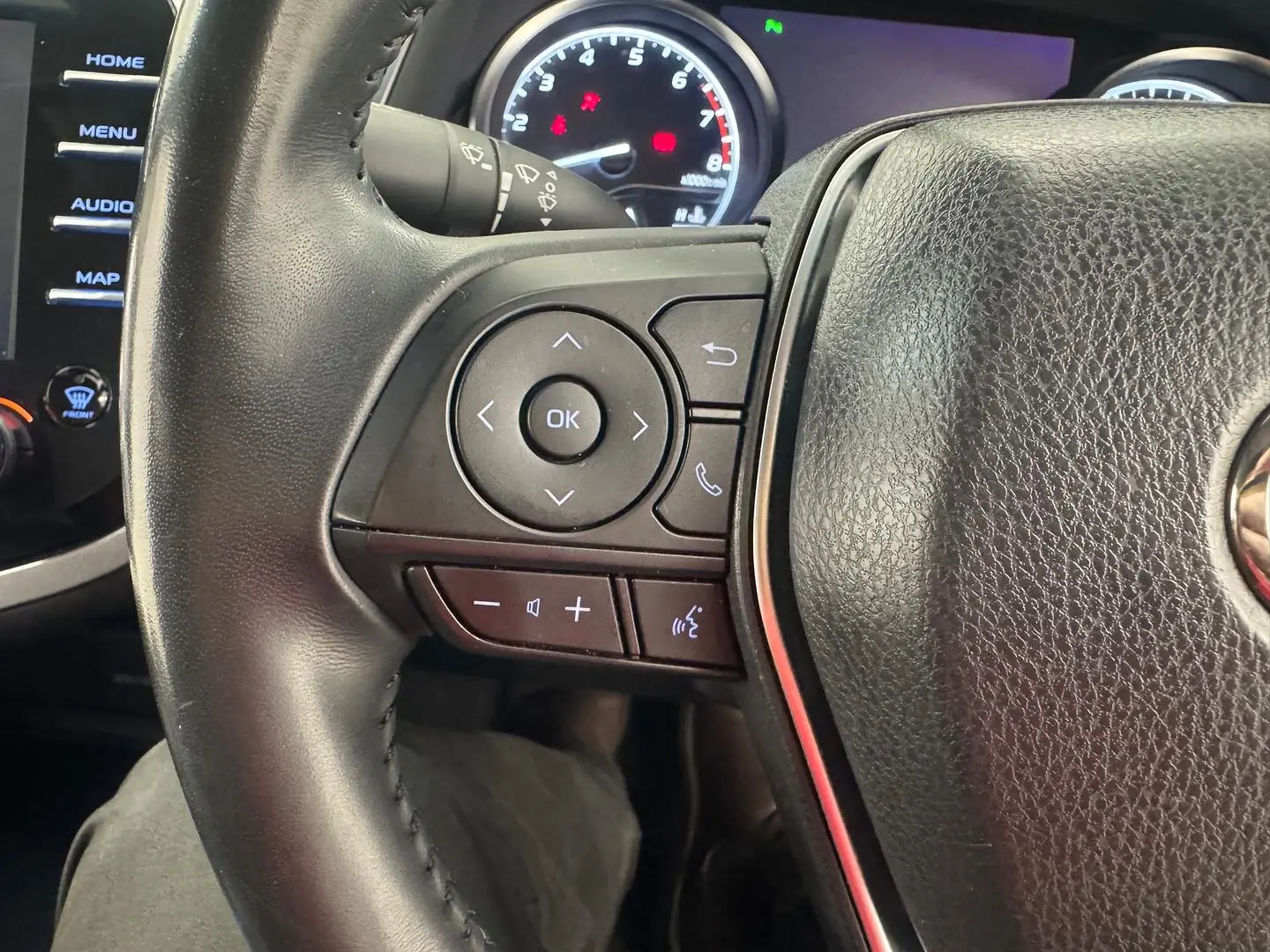 2019 Toyota Camry Gallery Image 18