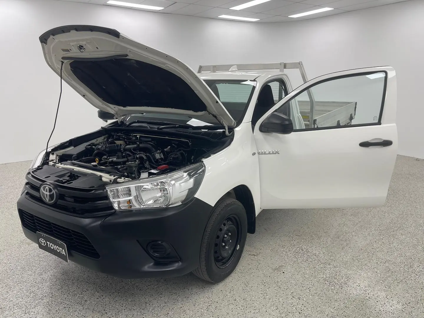 2024 Toyota Hilux Gallery Image 12