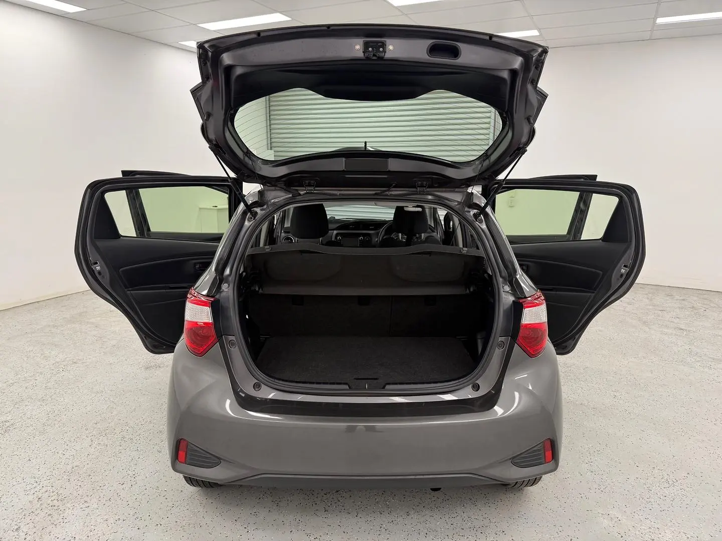 2018 Toyota Yaris Gallery Image 13