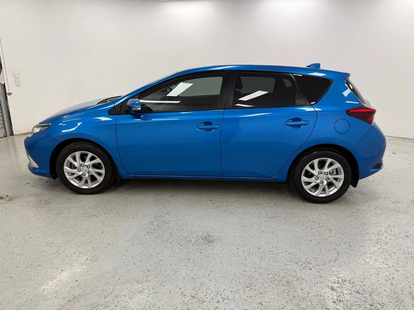 2016 Toyota Corolla Gallery Image 6