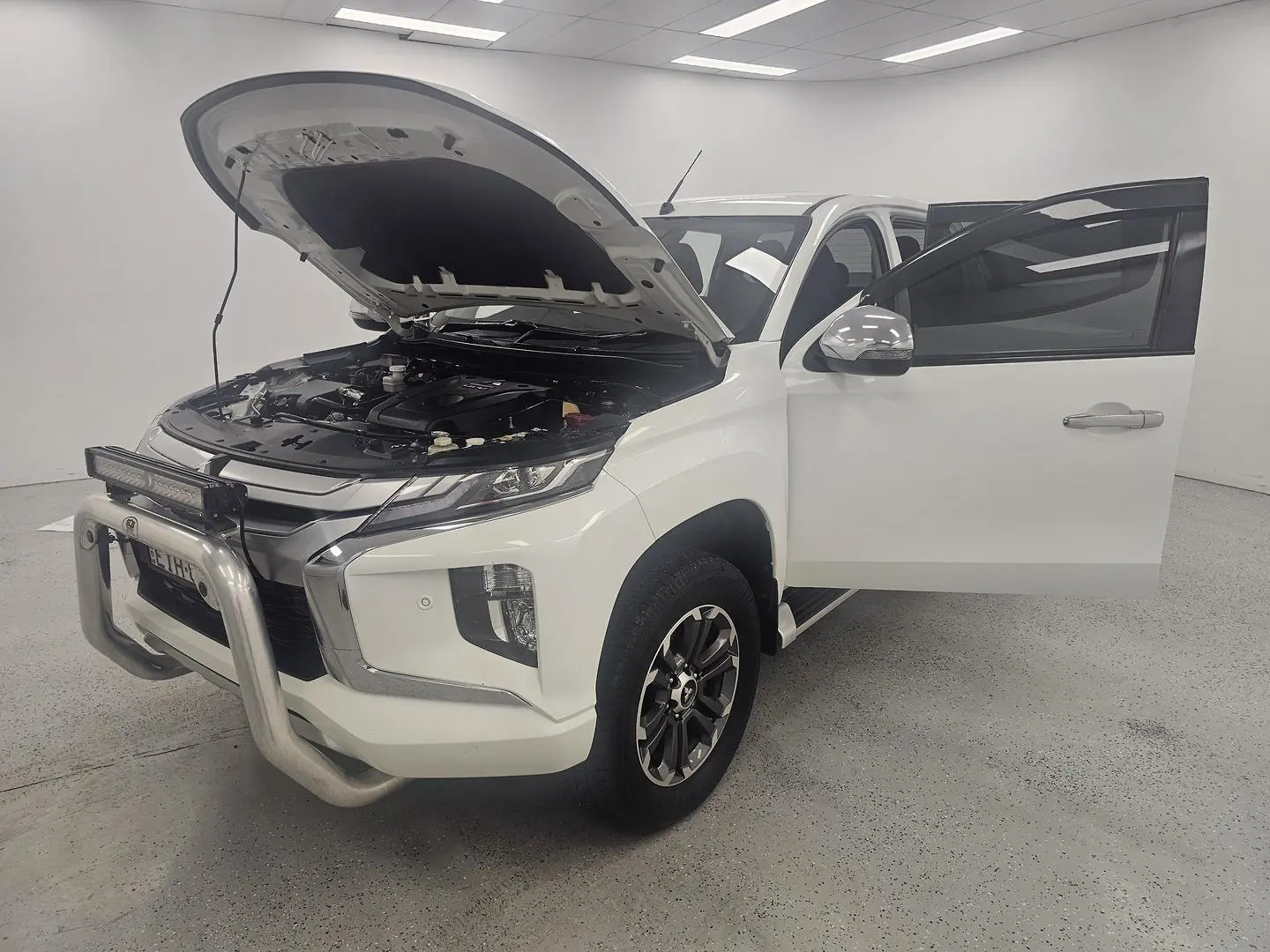 2019 Mitsubishi Triton Gallery Image 8