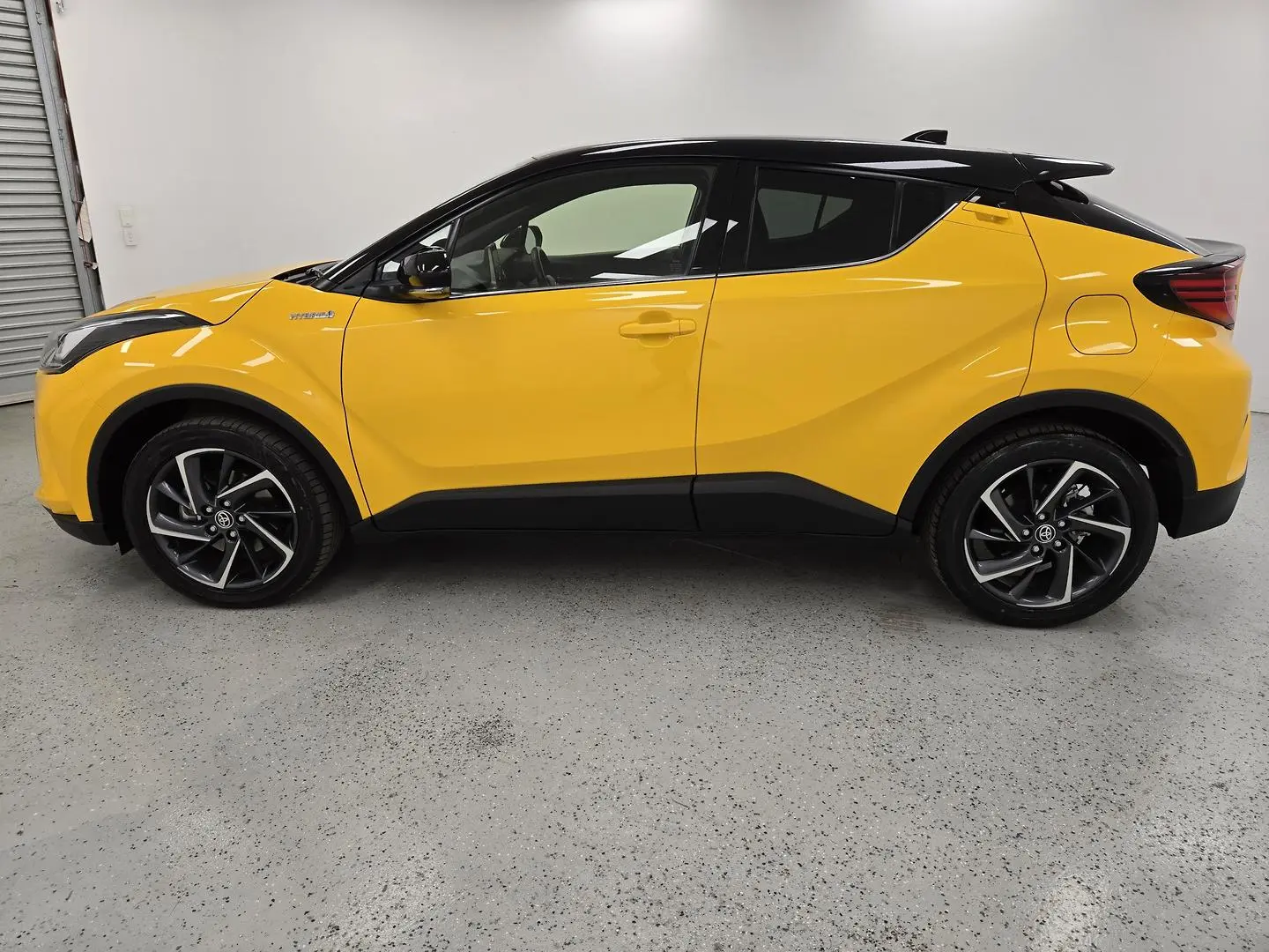 2022 Toyota C-HR Gallery Image 6