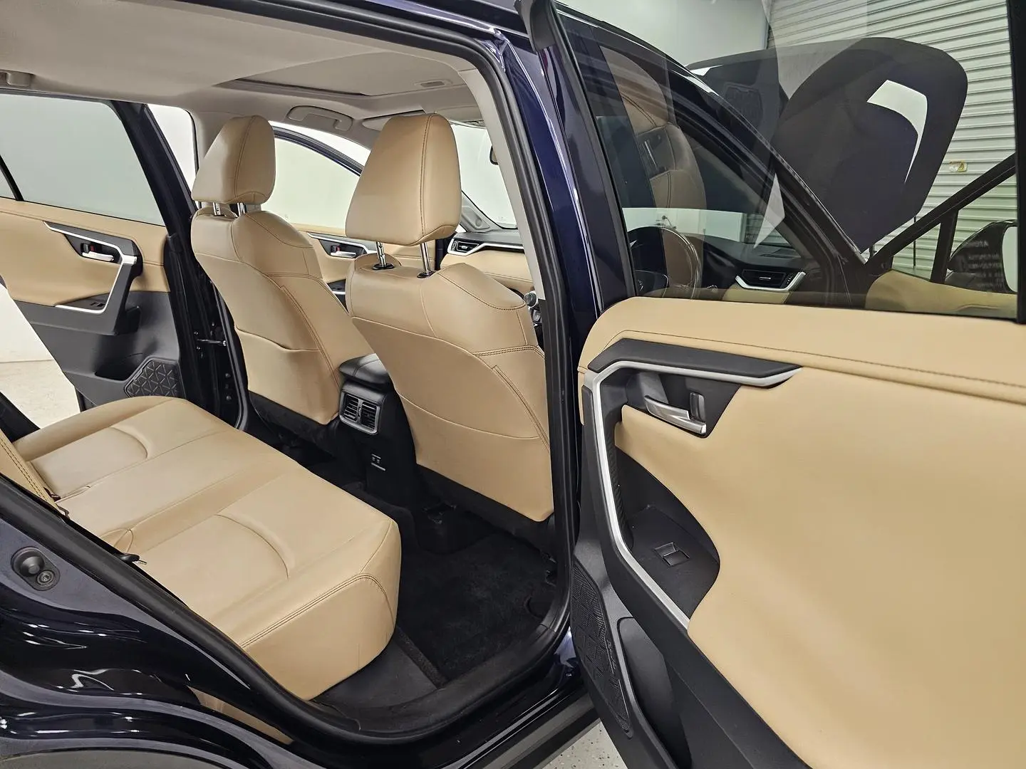 2021 Toyota RAV4 Gallery Image 21