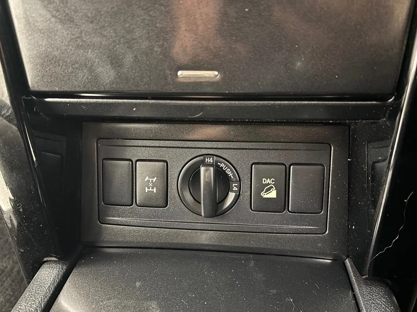 2016 Toyota Landcruiser Prado Gallery Image 32