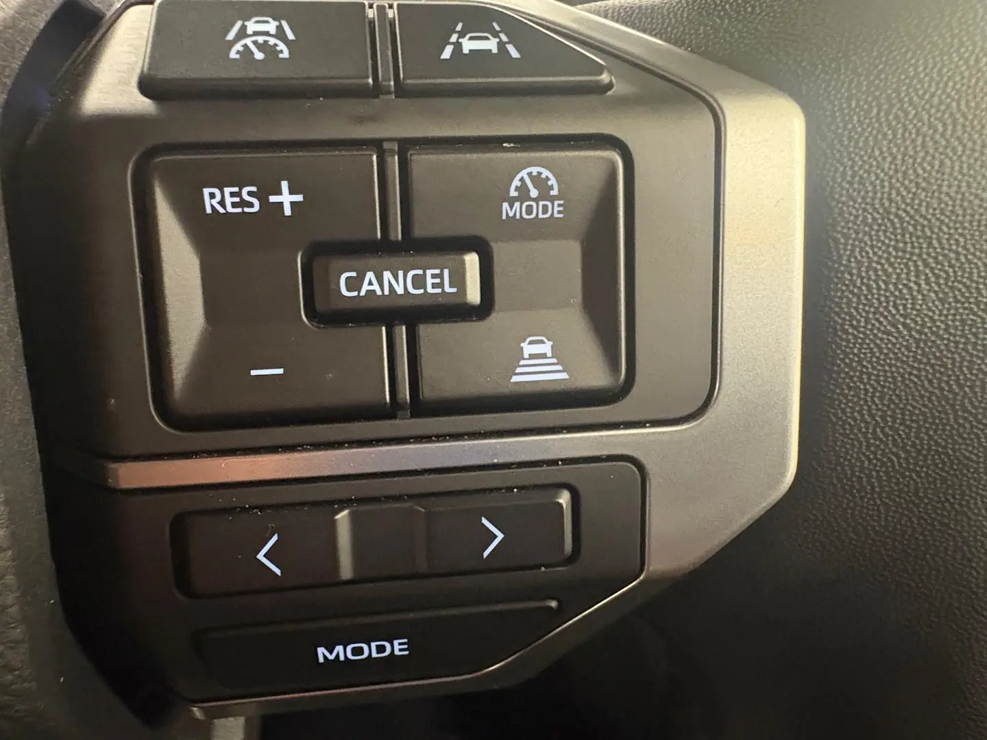 2025 Toyota Landcruiser Prado Gallery Image 32