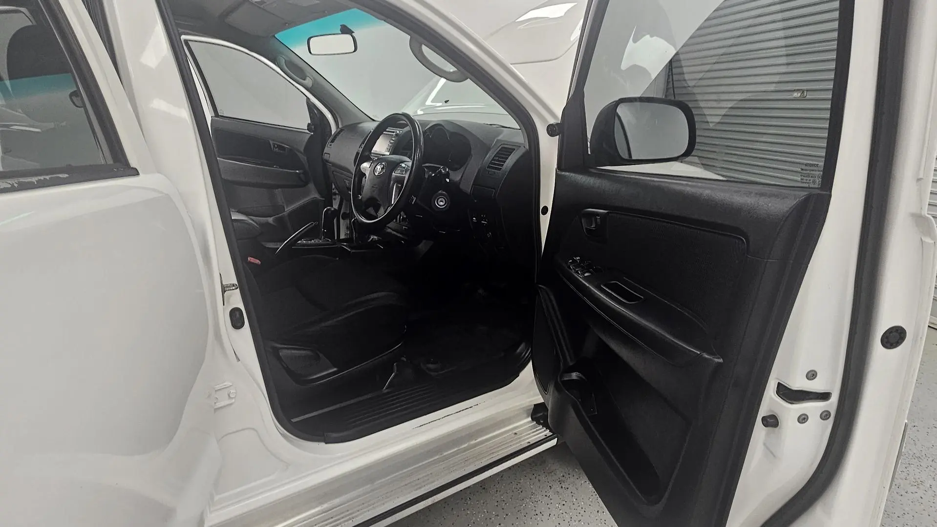 2015 Toyota Hilux Gallery Image 22