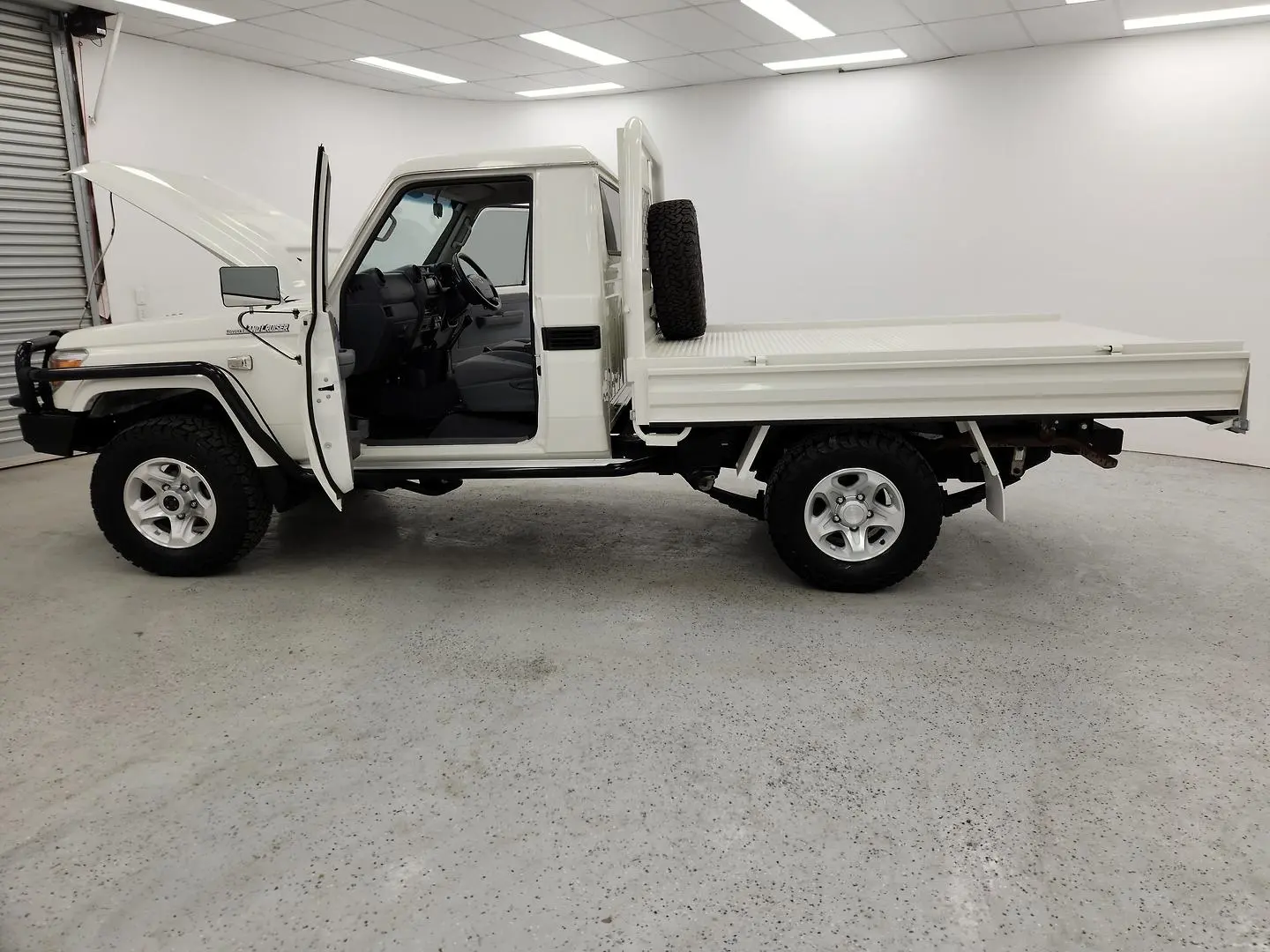 2022 Toyota Landcruiser Gallery Image 13