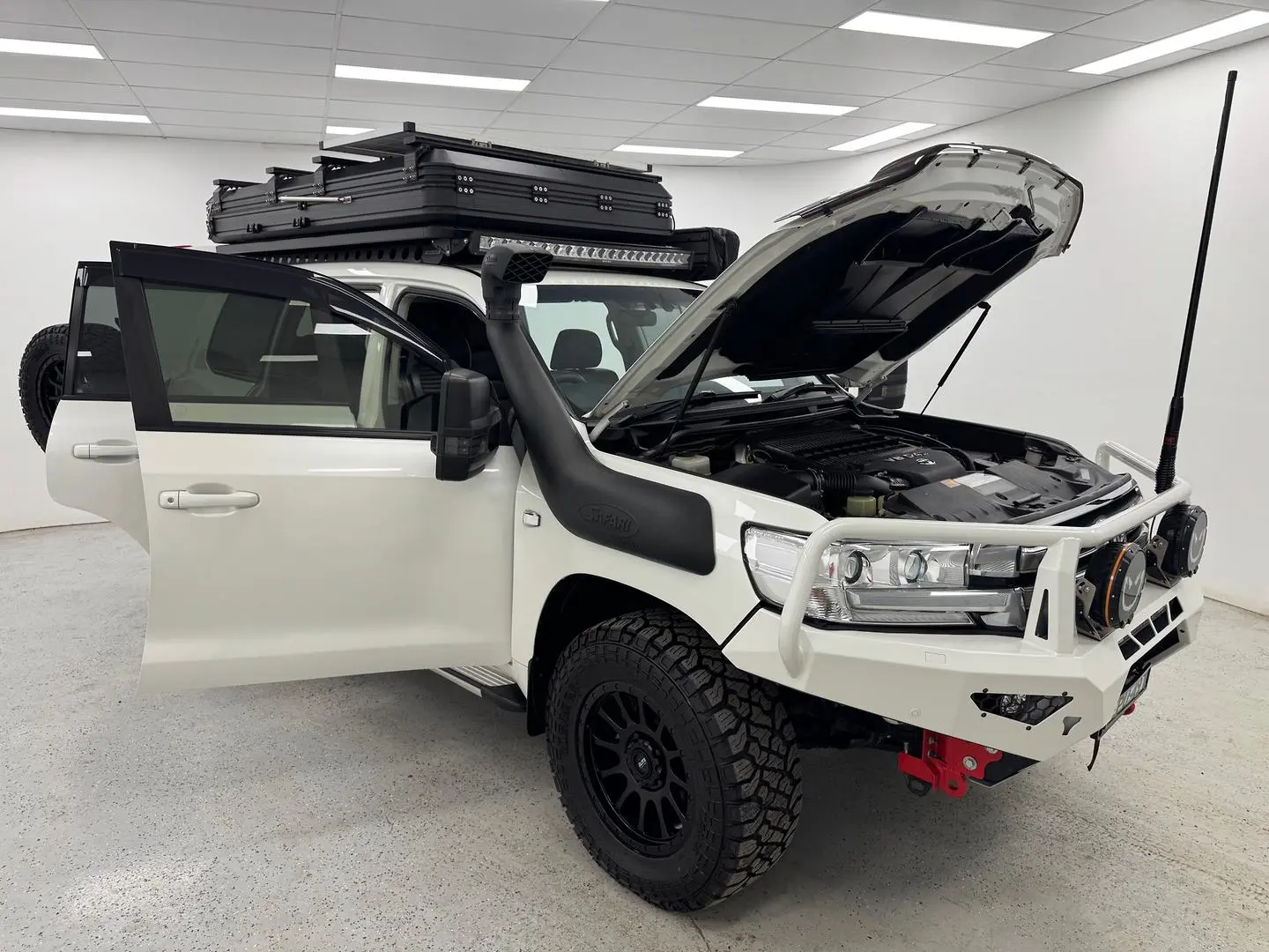2017 Toyota Landcruiser Gallery Image 10