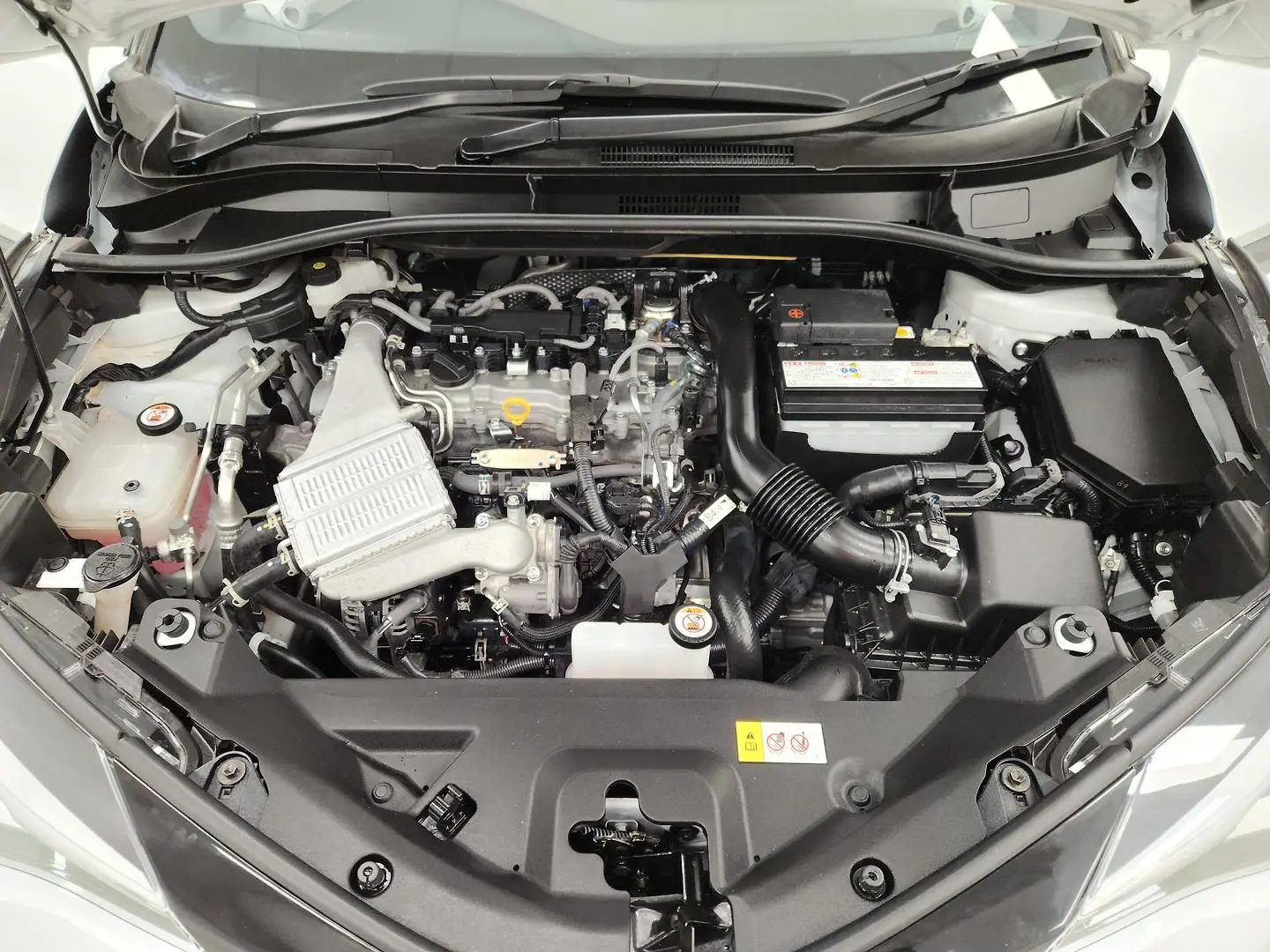 2022 Toyota C-HR Gallery Image 15