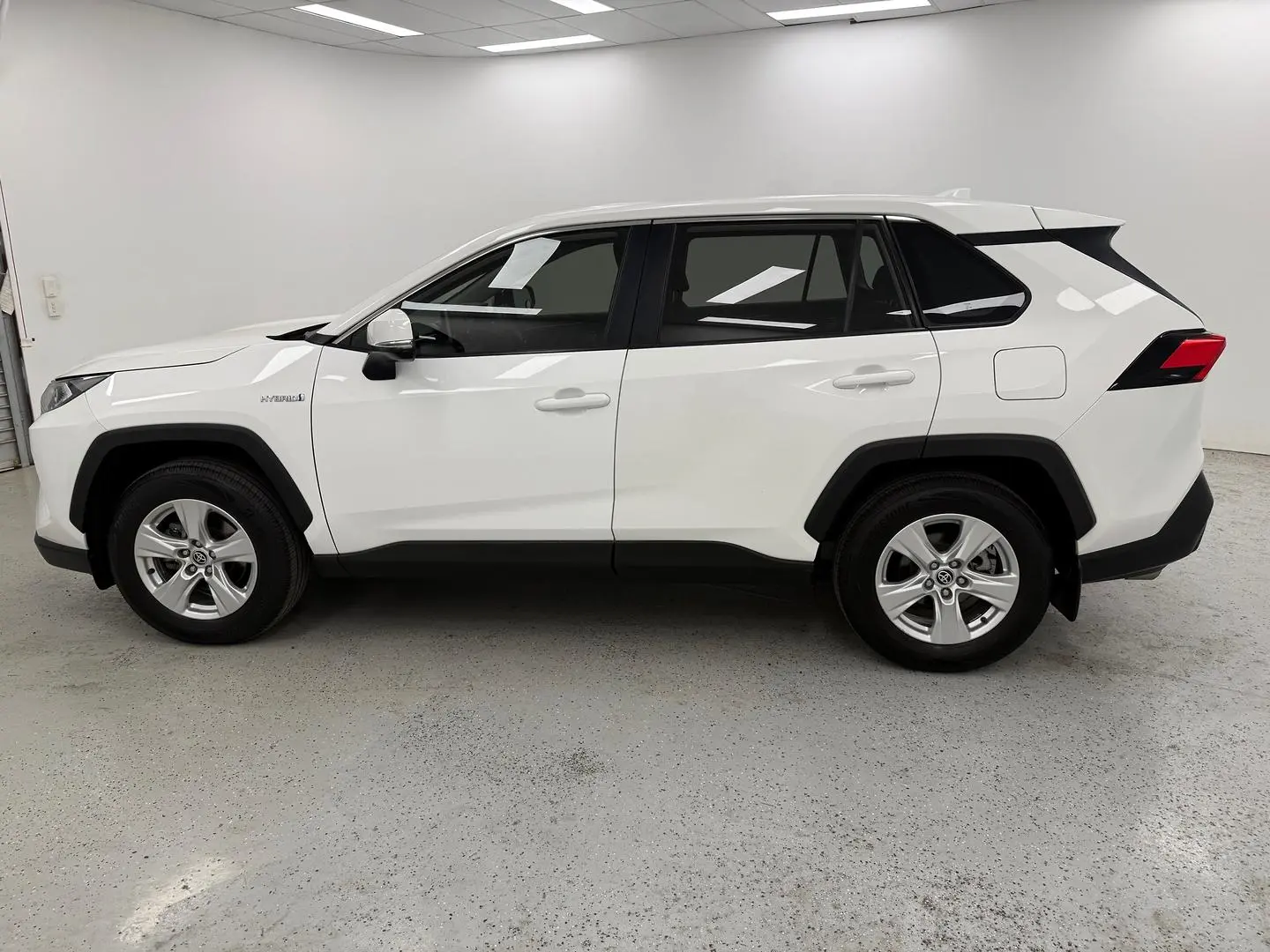 2020 Toyota RAV4 Gallery Image 6