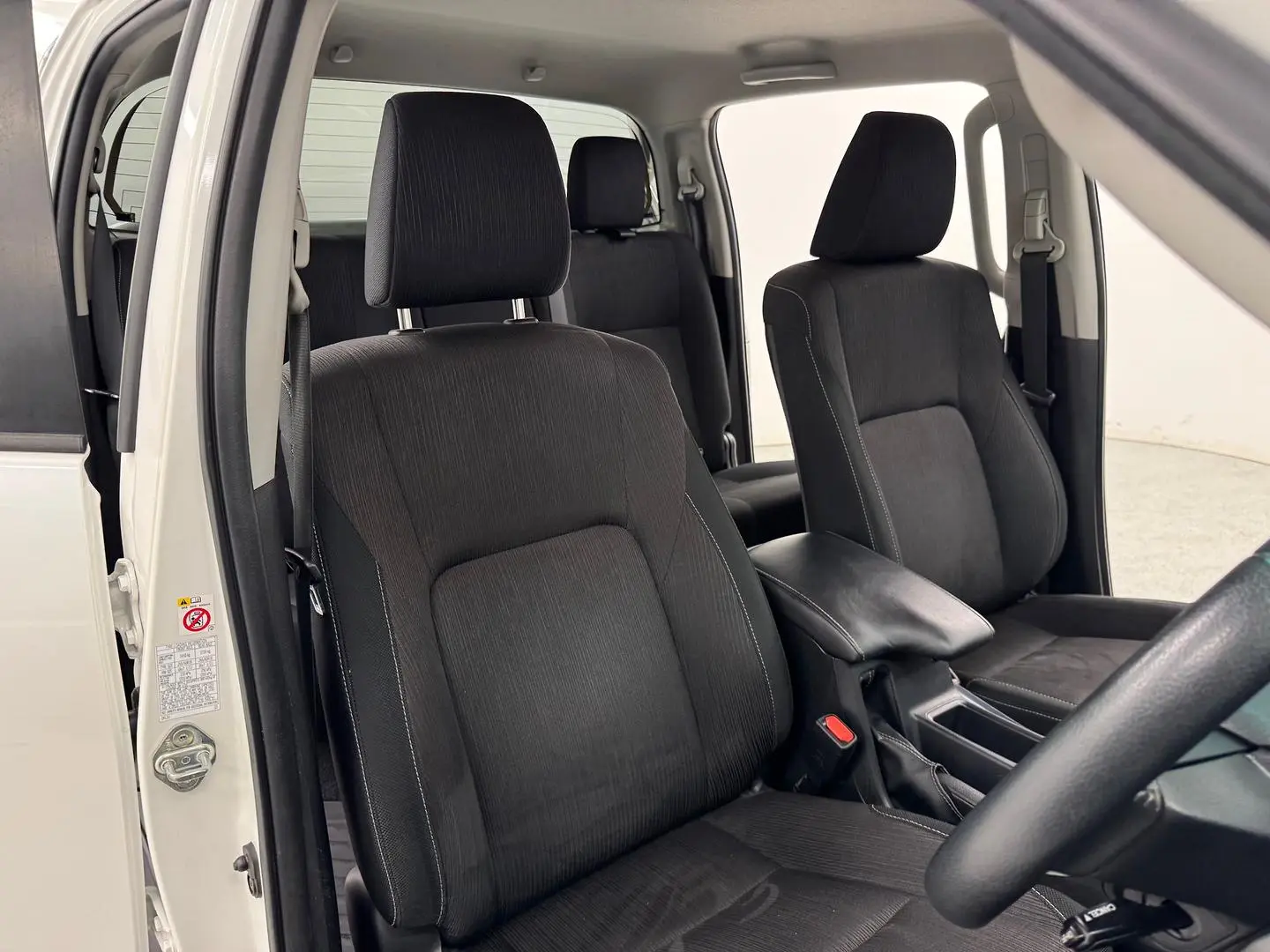 2017 Toyota Hilux Gallery Image 24