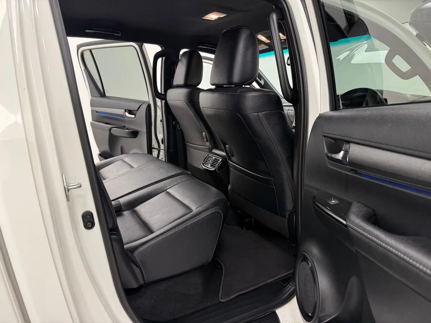 2023 Toyota Hilux Gallery Image 17