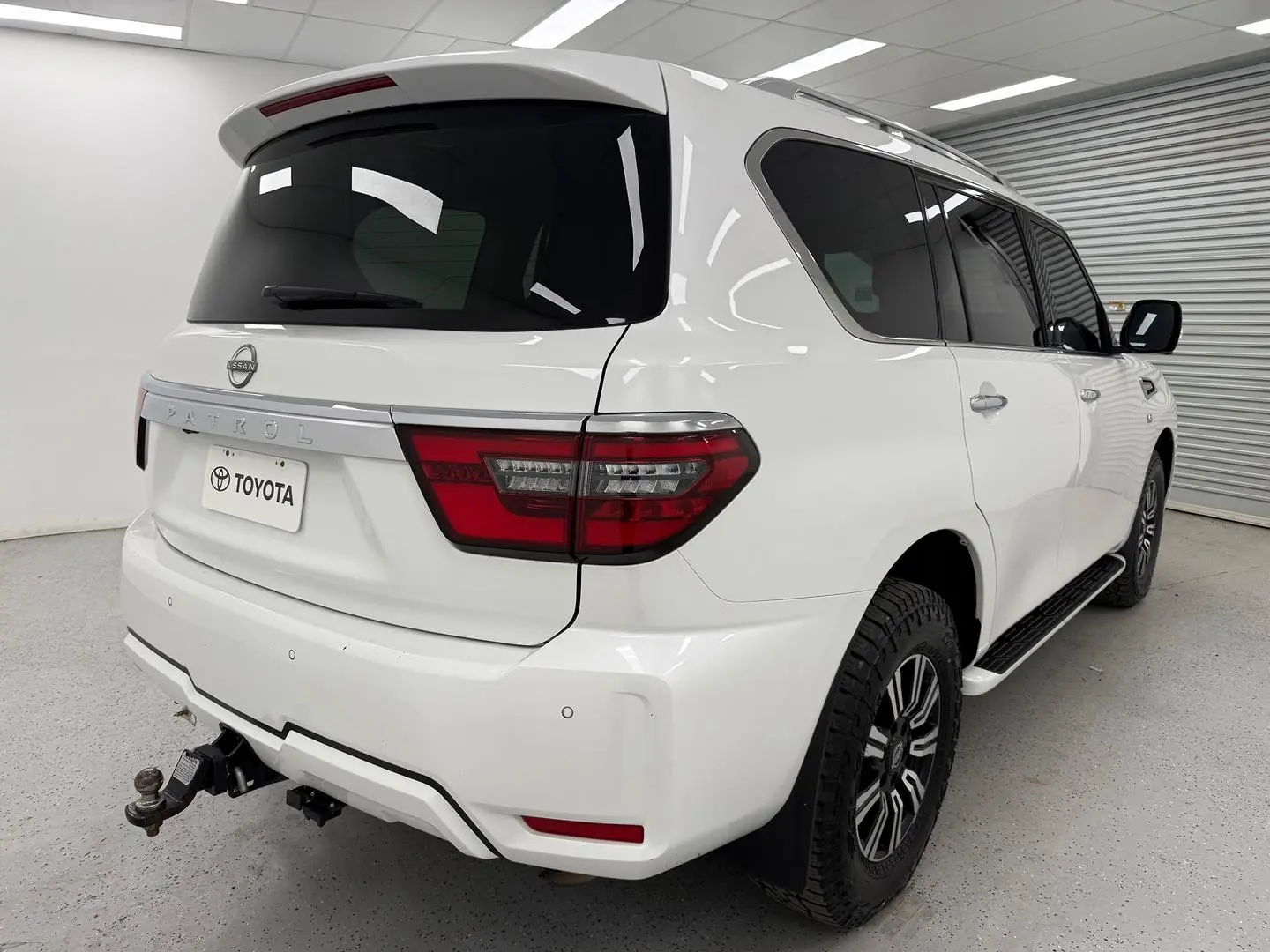 2022 Nissan Patrol Gallery Image 3