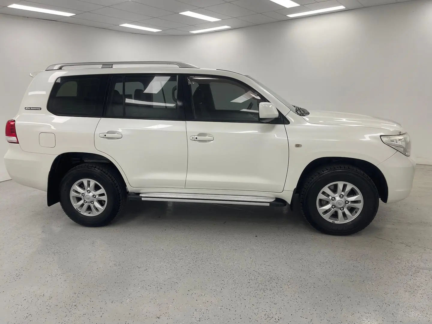 2010 Toyota Landcruiser Image 2