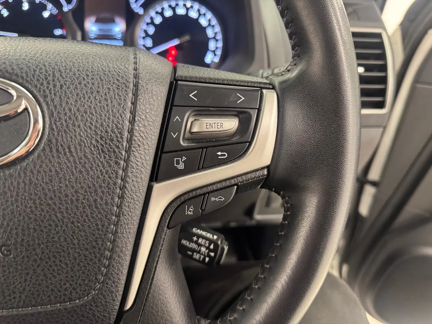 2024 Toyota Landcruiser Prado Gallery Image 18