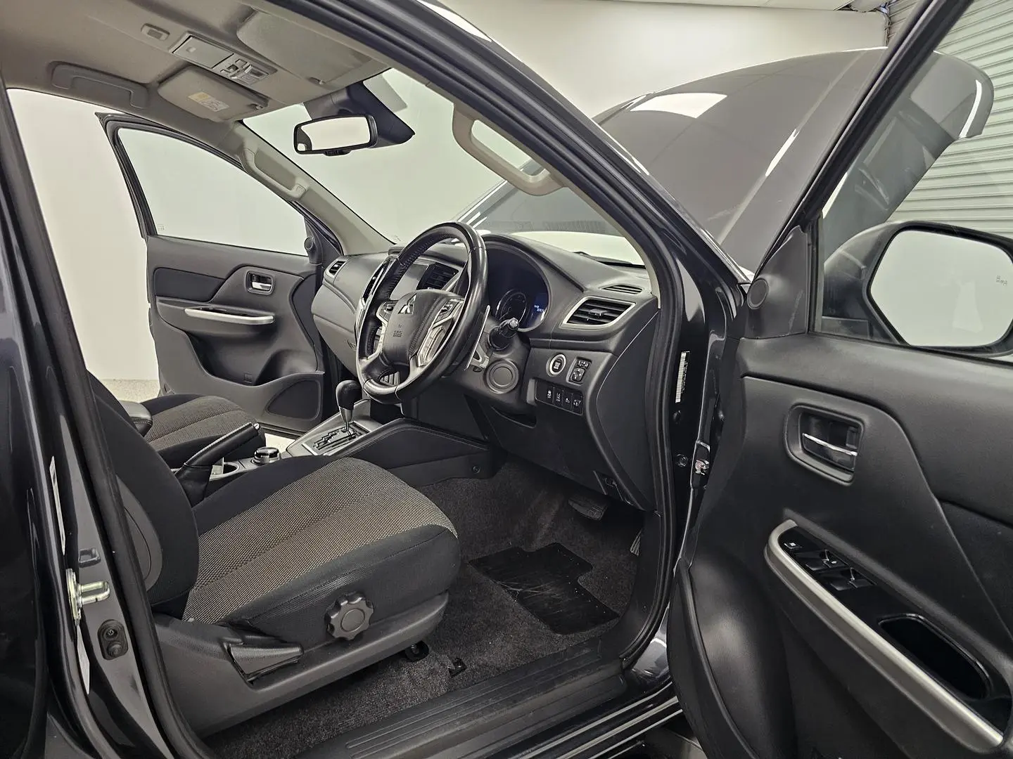 2023 Mitsubishi Triton Gallery Image 21