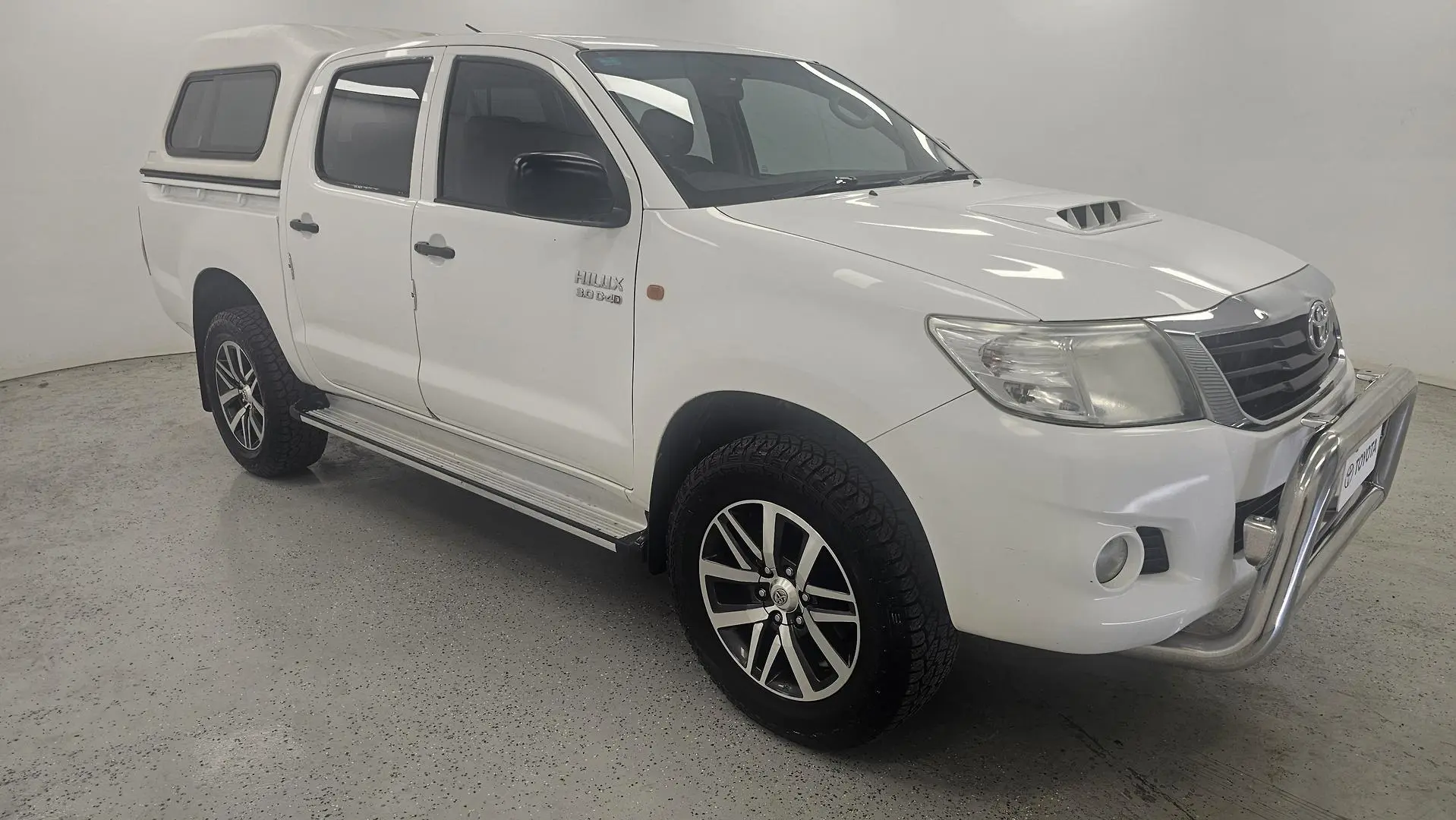2015 Toyota Hilux Gallery Image 1