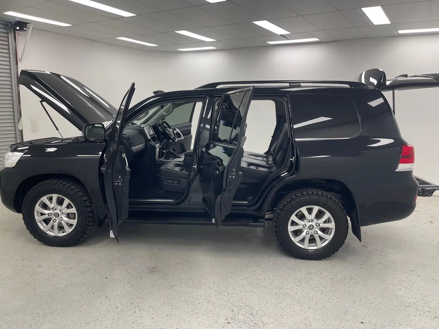 2020 Toyota Landcruiser Gallery Image 12