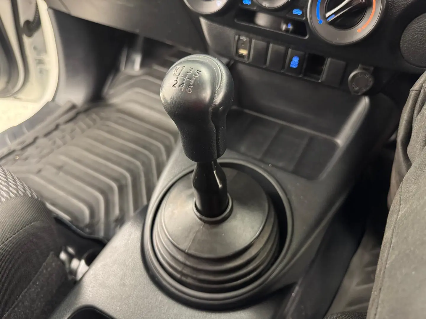 2020 Toyota Hilux Gallery Image 23