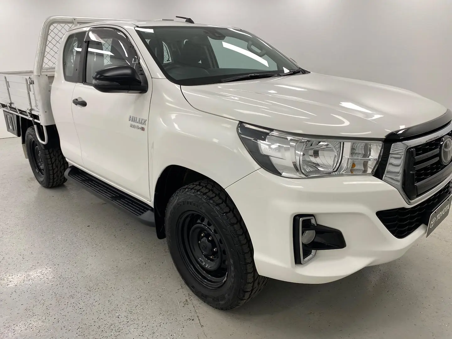 2019 Toyota Hilux Image 2