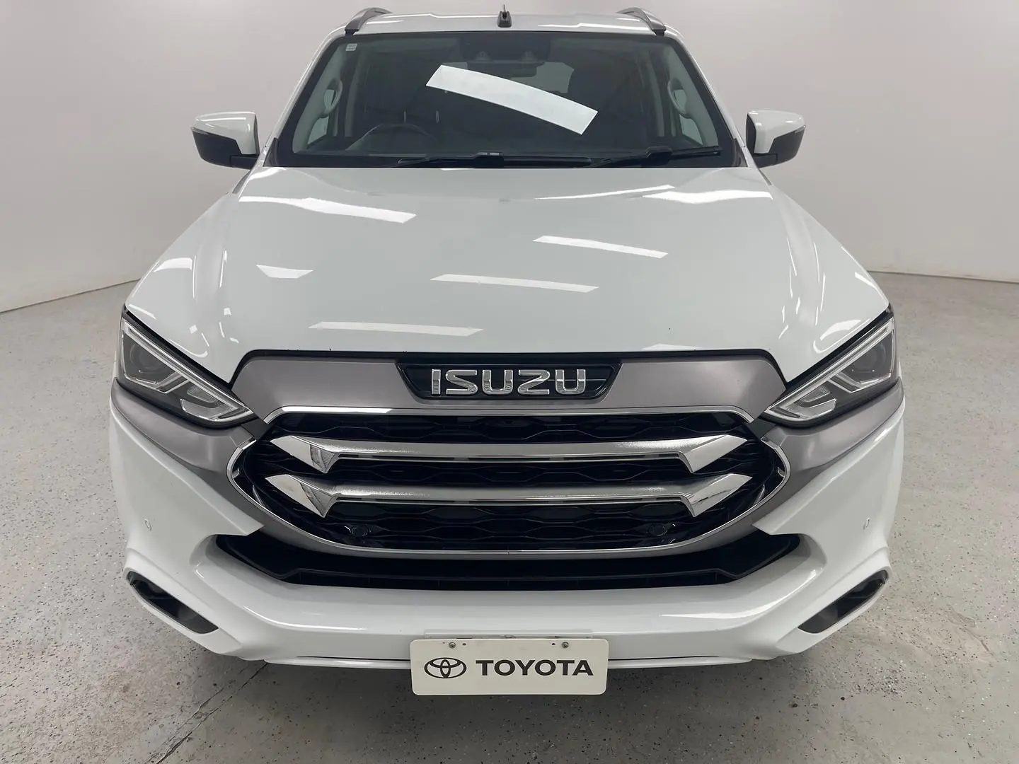 2021 Isuzu MU-X Gallery Image 39
