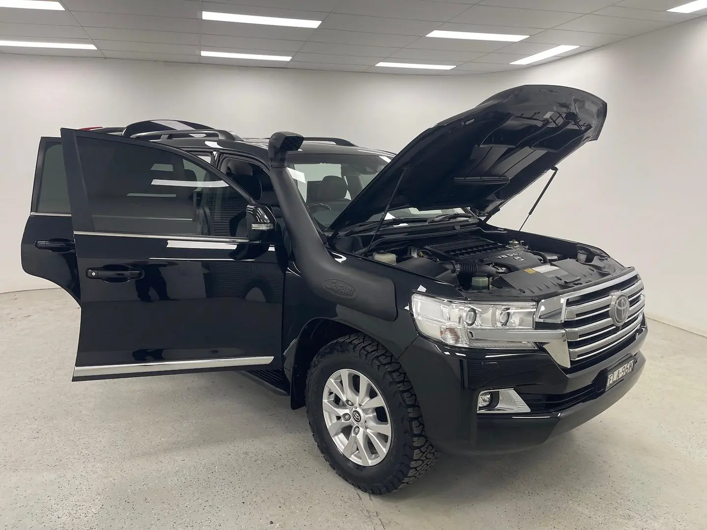 2020 Toyota Landcruiser Gallery Image 8