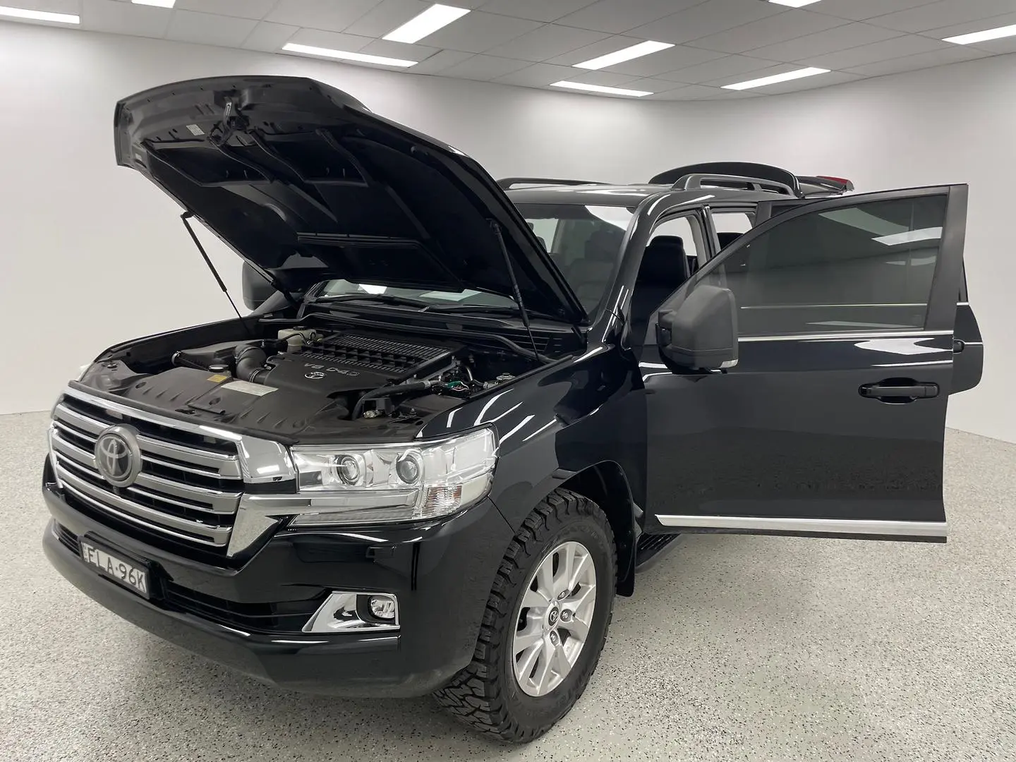 2020 Toyota Landcruiser Gallery Image 8