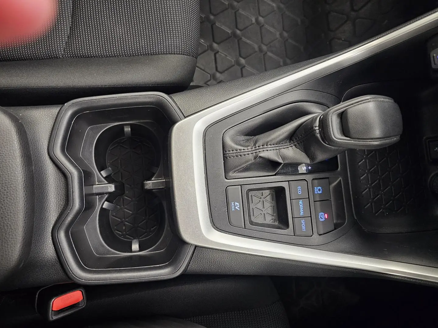 2022 Toyota RAV4 Gallery Image 33