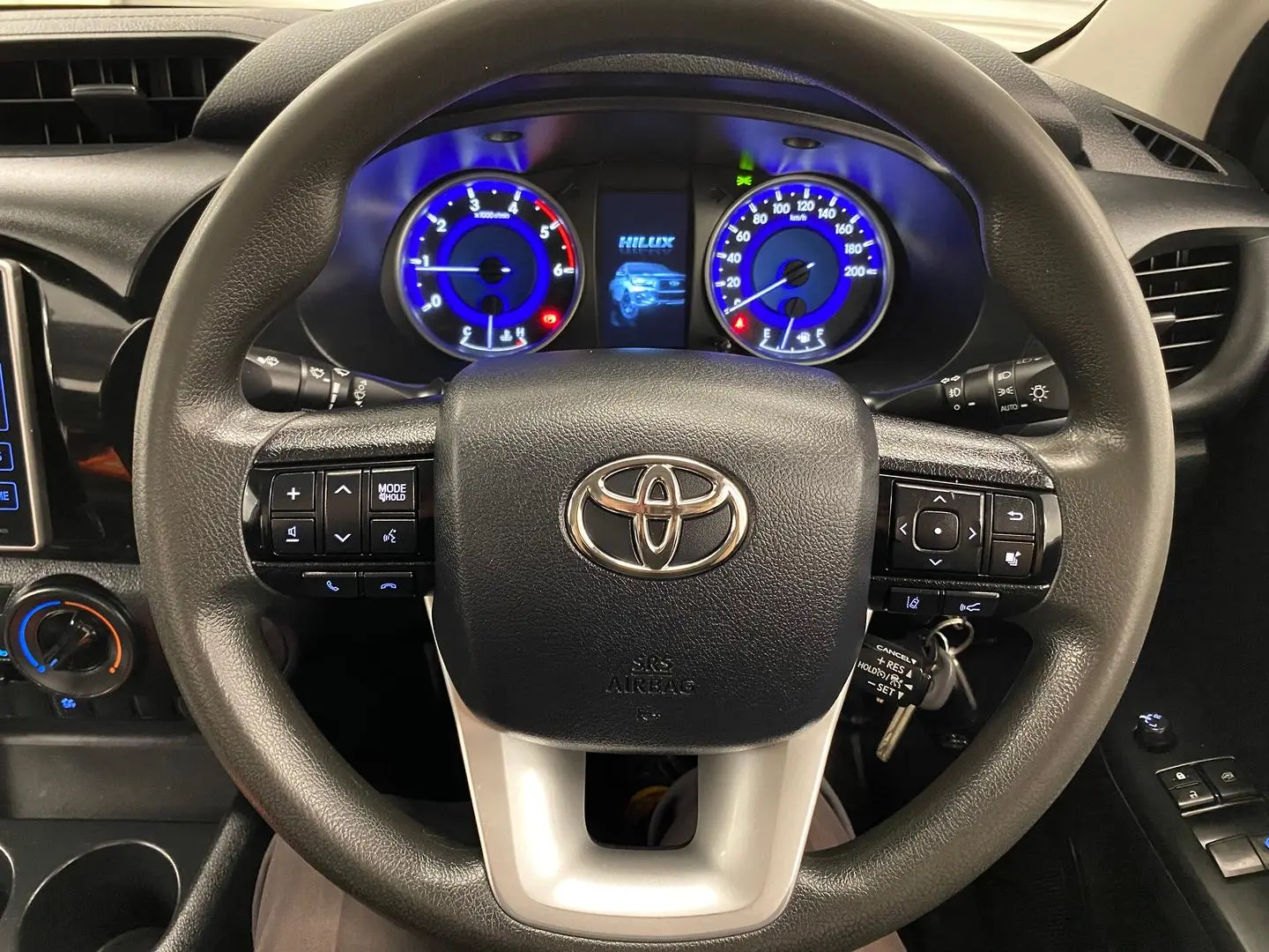 2019 Toyota Hilux Image 19