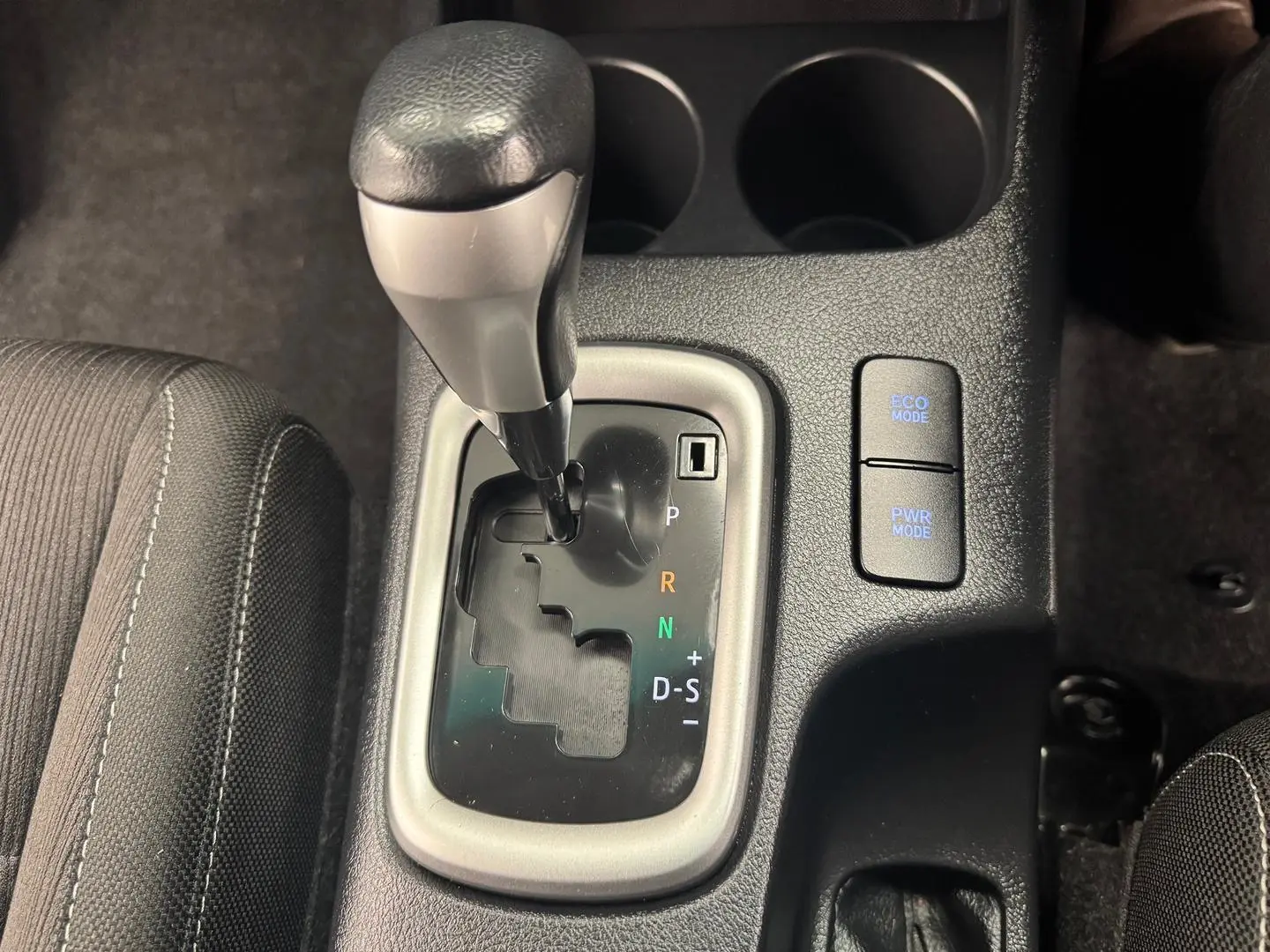 2018 Toyota Hilux Gallery Image 25