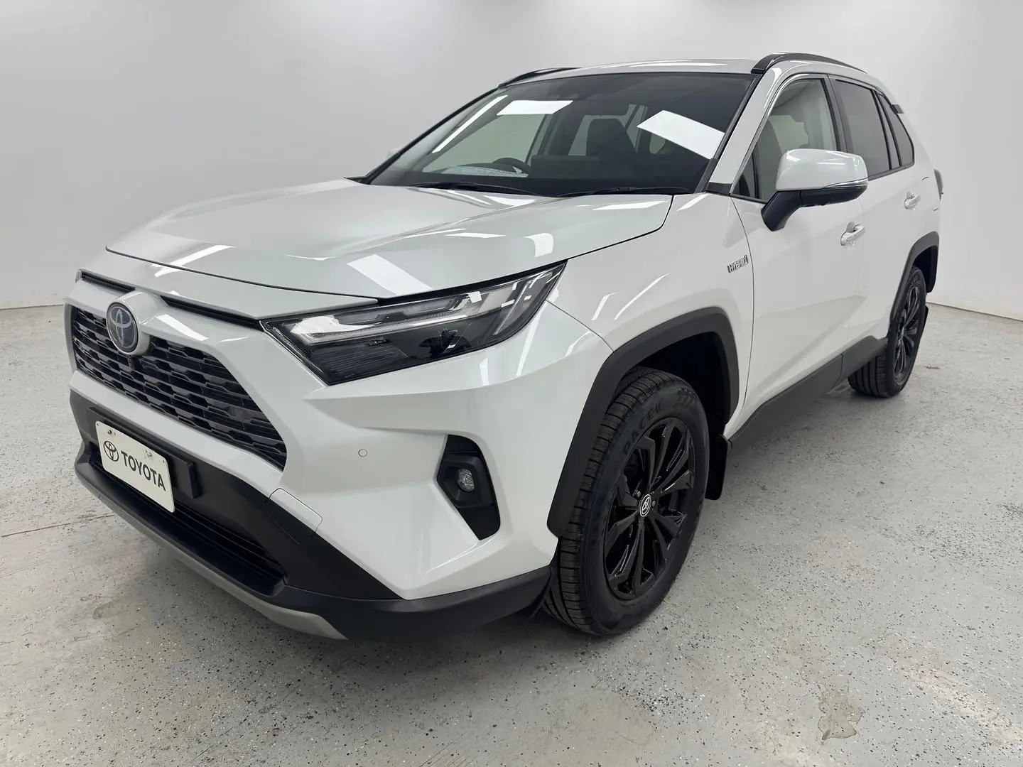 2023 Toyota RAV4 Gallery Image 6