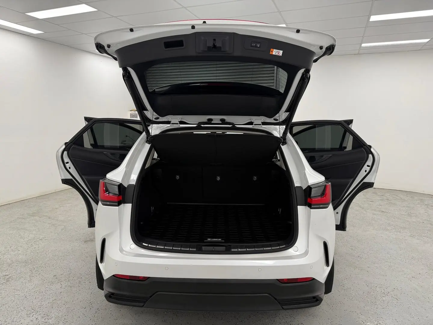 2025 Lexus NX Gallery Image 14